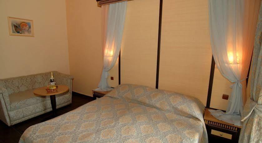 Andalucia Beach Hotel Elenite Exterior foto
